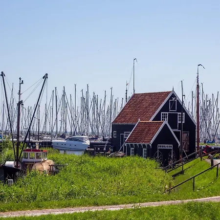 Sustainable On The Ijsselmeer Chalet *