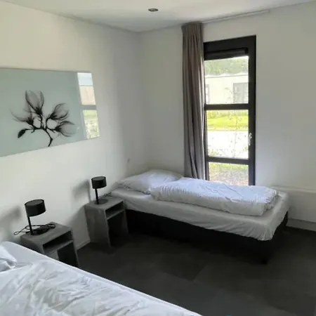 Sustainable On The Ijsselmeer Chalet *