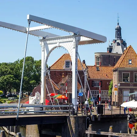 Sustainable On The Ijsselmeer Chalet